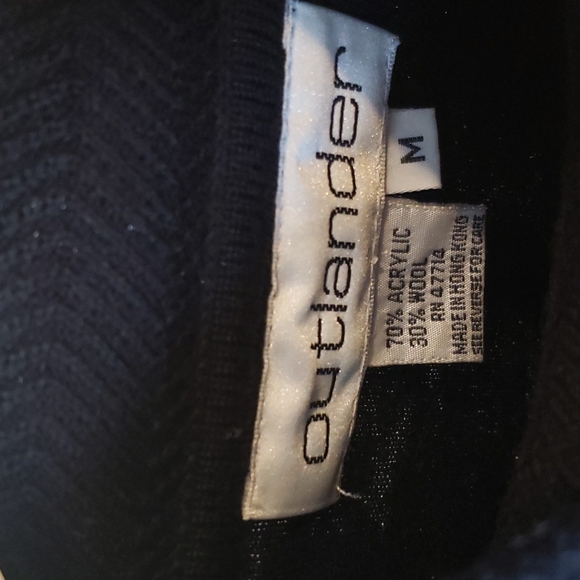 Vintage Outlander black sweater gold buttons, great condition, sz M - Picture 6 of 11